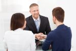 3 personen op kantoor 