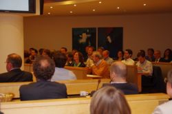zicht op zaal tijdens open SERV-raad begroting