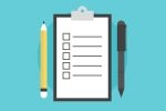 checklist met potlood en pen