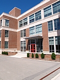 zicht op gebouw van een hoge school